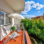 Two-bedroom In Xxxi شقة تْسْغيكفانِتْسا