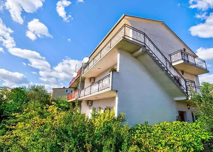 Two-bedroom In Xxxi *